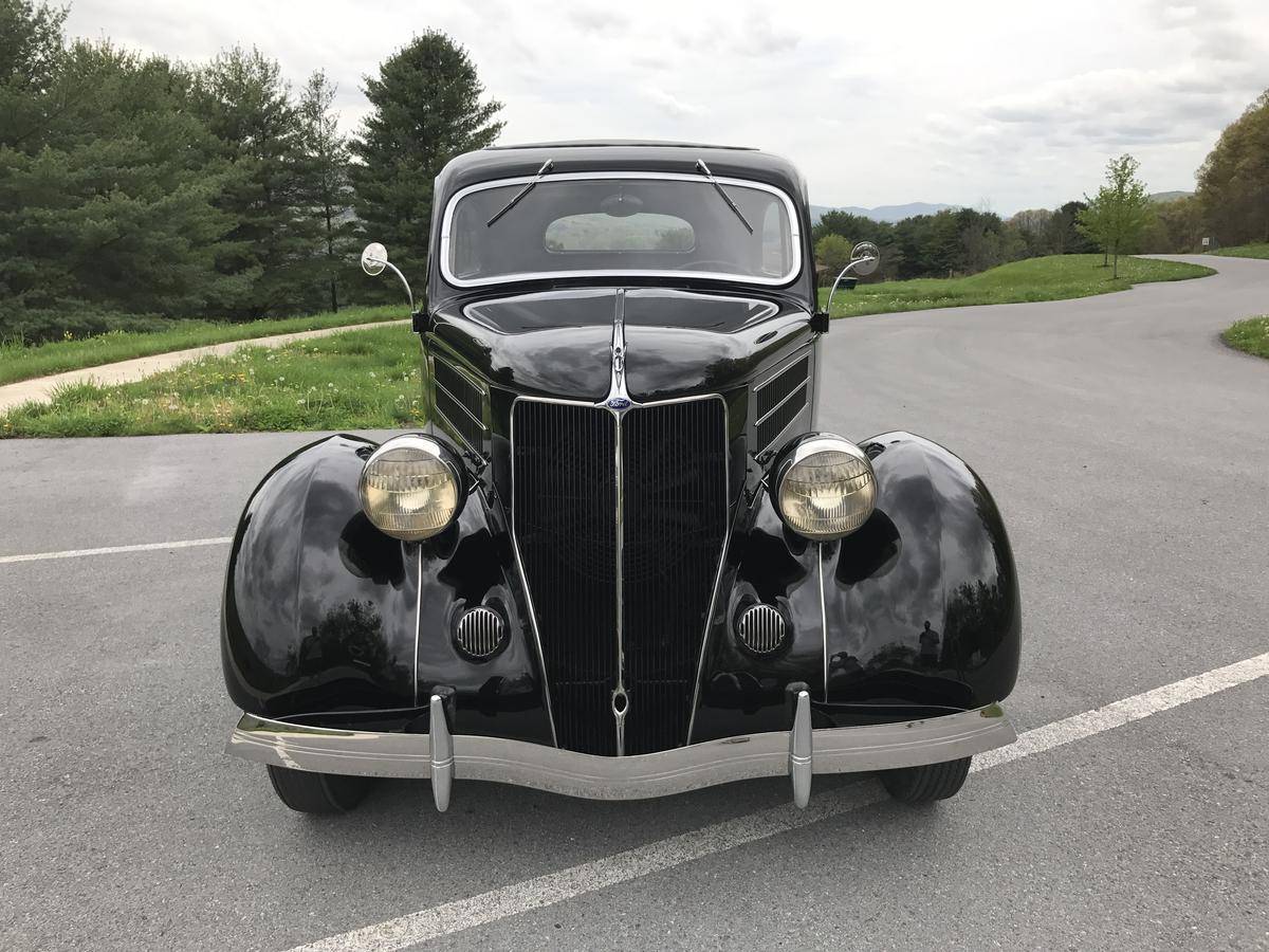 1936 Ford Tudor Sedan - Front